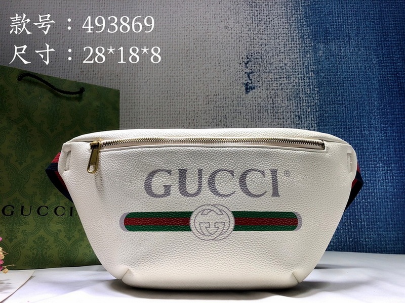 Gucci Handbags 902